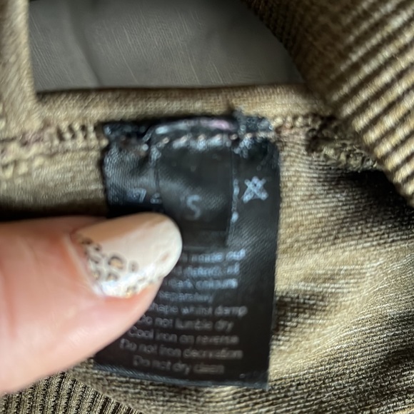 Alphalete bras both for the price. - Picture 3 of 3